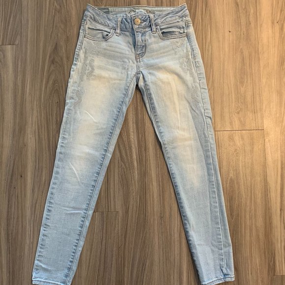 Light-wash American Eagle Cropped Jeans - Picture 1 of 4